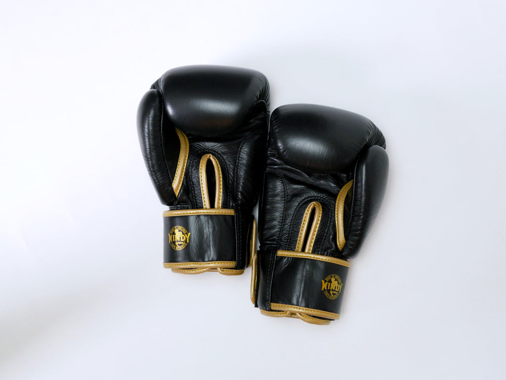 Windy Boxing Gloves Black Gold *Limited Edition* — palm view