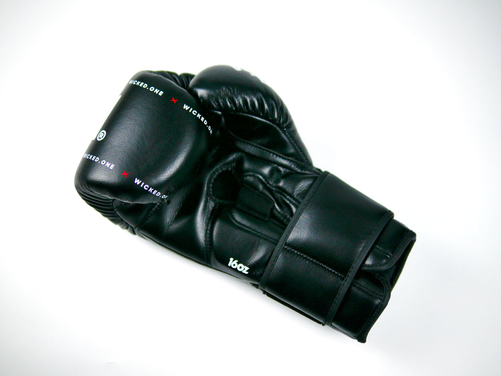 Wicked1 Boxing Gloves TURN OFF