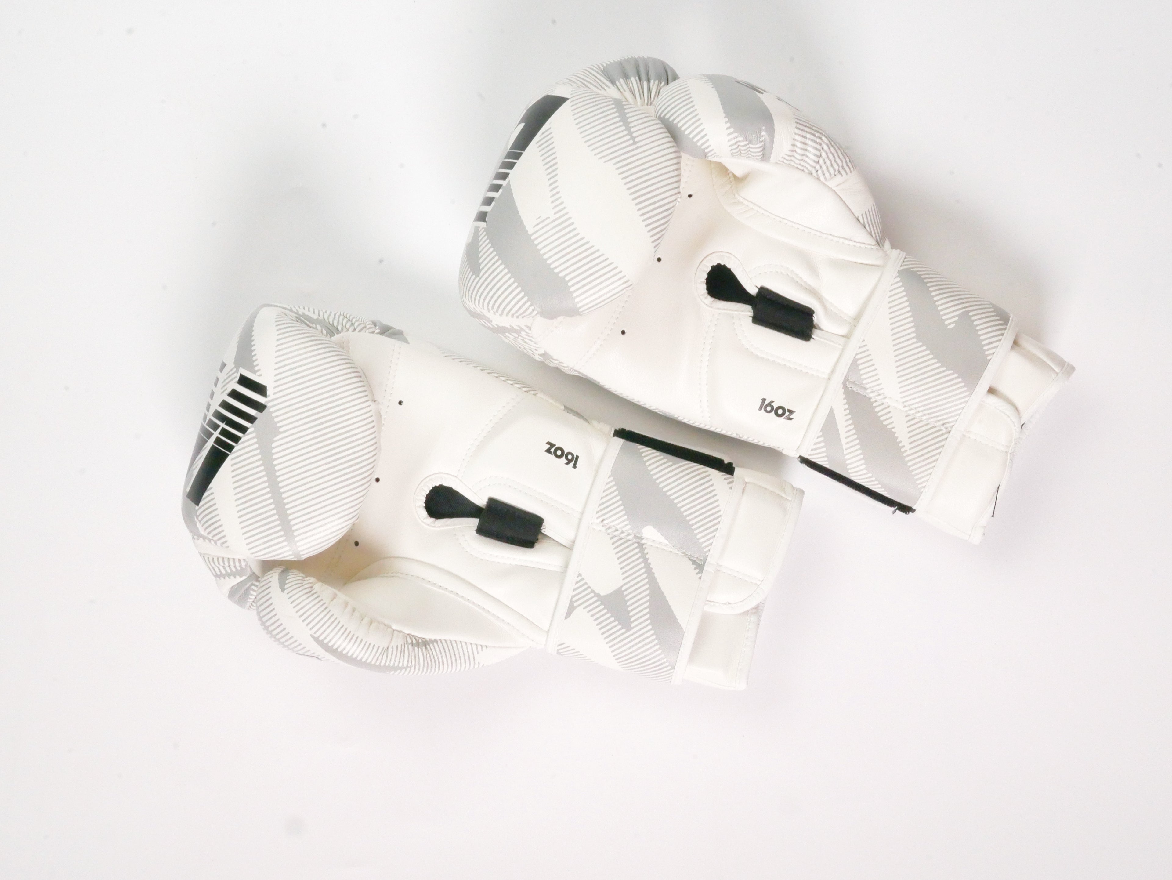 Wicked1 Boxing Gloves UPSET White (MF)Track padding (High density latex)