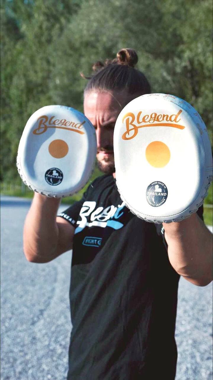 BLEGEND Focus Mitts BFM17 White with orange accents, durable leather