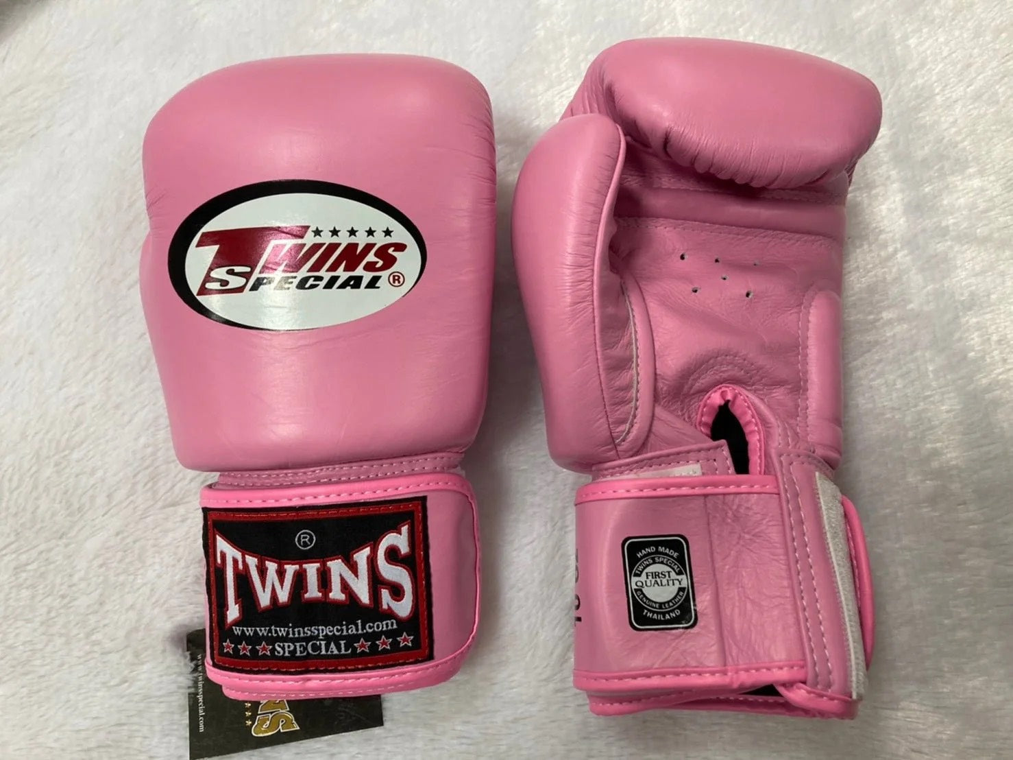 Twins Special GLOVES BGVL3 PINK — view 2, fight gear Phuket | MMAGuy