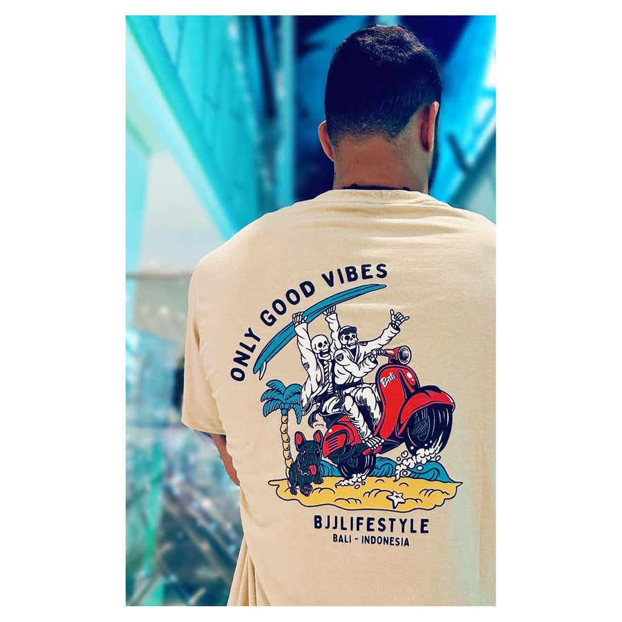 T-shirt Only Good Vibe - Berg — card image